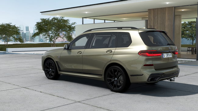 2025 BMW X7 xDrive40i